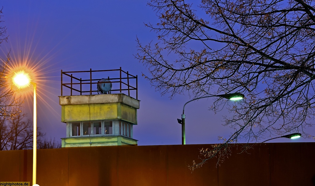 Berlin Mitte Gedenkstätte Berliner Mauer Wall Memorial Grenzturm