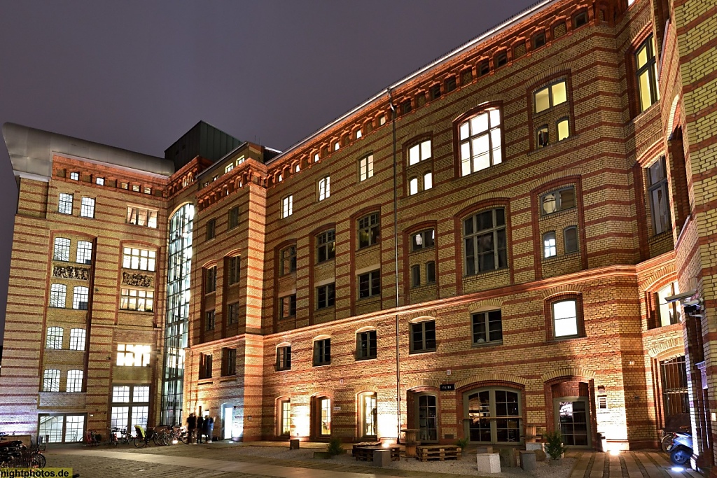 Berlin Mitte Wohn- und Geschäftshaus erbaut 1877 für Weissbierbrauerei E. Richter und Co. Restauriert 2009 von MK Architekten. Rosenthaler Strasse 51