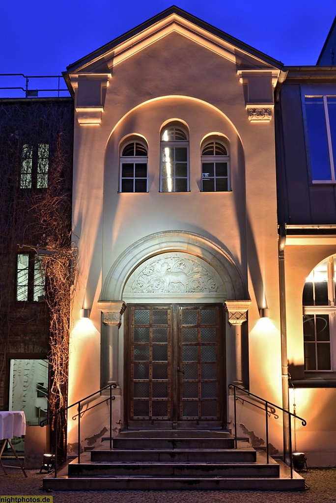 Potsdam Portikus des Eingangs zum Nikolaisaal im Hof der Wilhelm-Staab-Strasse 10-11