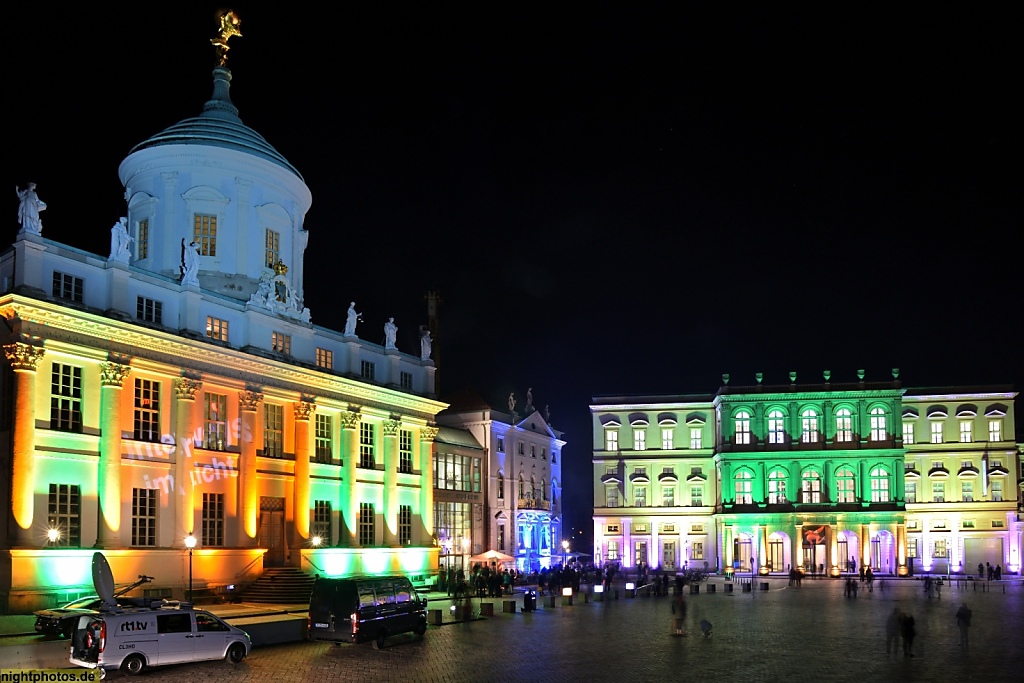 Potsdam Alter Markt. Altes Rathaus und Museum im ehemaligen Rathaus Knobelsdorff-Haus und Museum Barberini 2016 neu erbaut nach historischer Vorlage