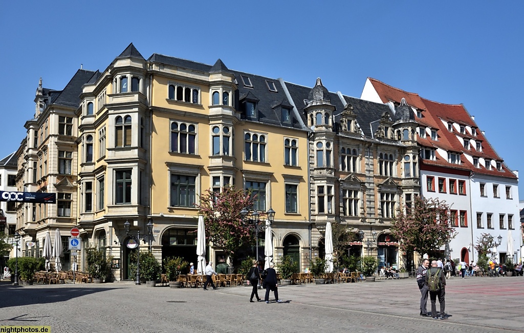 Zwickau Hauptmarkt 14-18  mit Löwenapotheke erbaut 1477 2.v.R. und Kräutergewölbe erbaut 1503 rechts