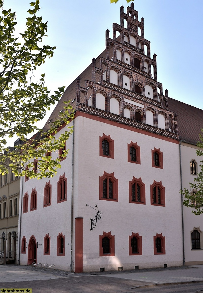Zwickau Dünnebierhaus erbaut 1477-1478. Spätgotisches Bürgerhaus mit Portal Vorhangbogenfenstern und Treppengiebel. Heute Standesamt