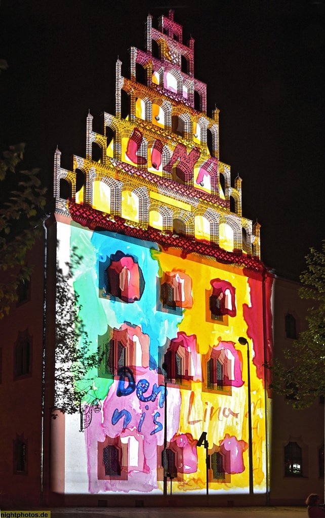 Zwickau Dünnebierhaus erbaut 1477-1478. Spätgotisches Bürgerhaus mit Portal Vorhangbogenfenstern und Treppengiebel. Heute Standesamt