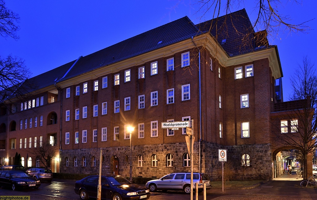 Berlin Weissensee ehemaliges Ledigenheim erbaut 1911-1913 von Architekt Carl James Bühring Pistoriusstrasse 17