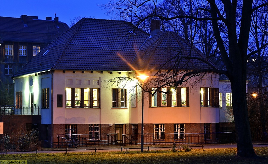 Berlin Weissensee Freizeithaus im Jürgen-Kuczynski-Park am Kreuzpfuhl