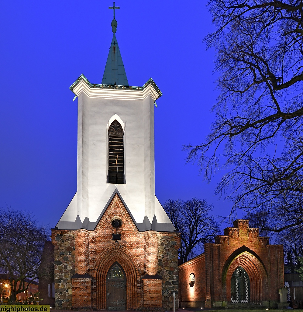 Berlin Weissensee evangelische Pfarrkirche seit 1539 und ehemaliges Pistorius-Mausoleum von 1858