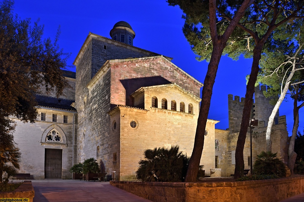 Mallorca Alcudia Altstadt neugotische Església de Sant Jaume erbaut 1882-1893 als Pfarrkirche Església Parroquial