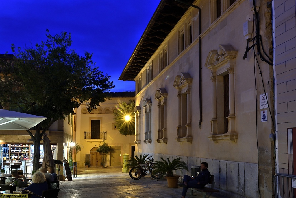 Mallorca Alcudia Altstadt Rathaus erbaut 1523 von Charles Garau am Placeta de les Verdures