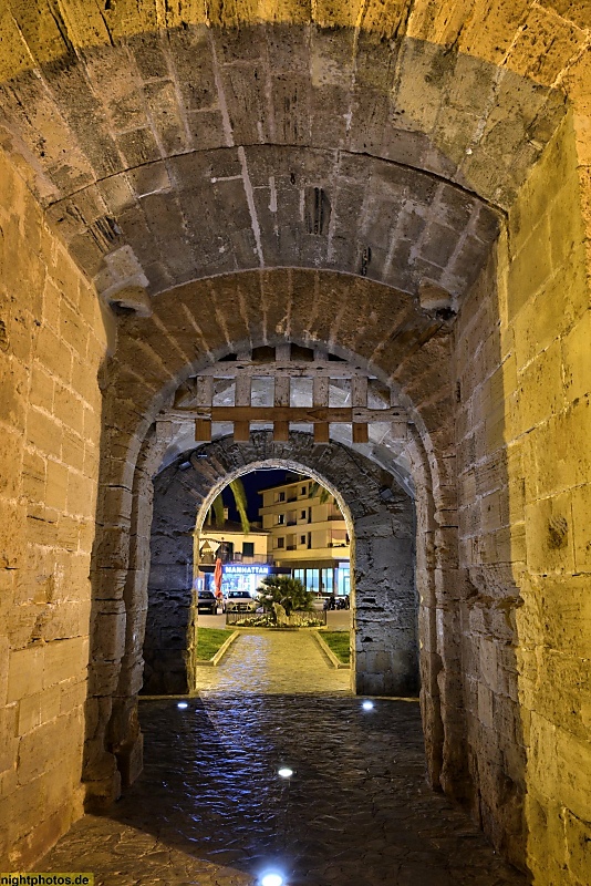 Mallorca Alcudia Altstadt Stadtmauer erbaut im 14