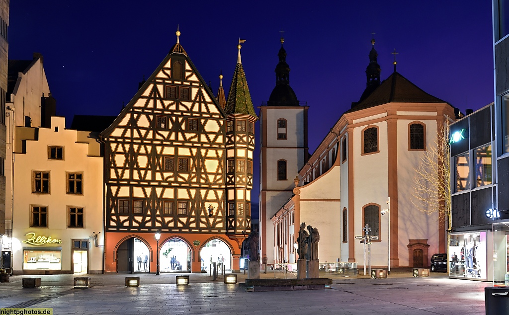 Fulda Altes Rathaus erbaut 1531. Stadtpfarrkirche St Blasius erbaut 1771-1785