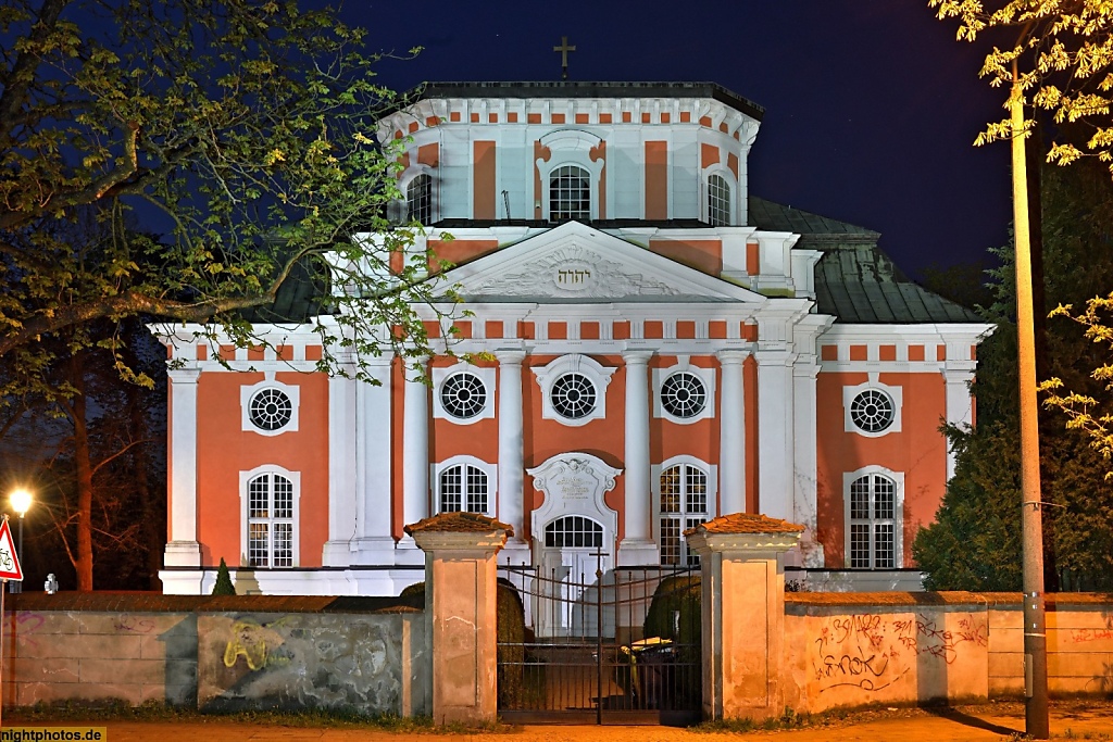 Berlin Buch Schlosskirche erbaut 1731-1736 für Adam Otto von Viereck von Architekt Friedrich Wilhelm Diterichs. Strassenseite