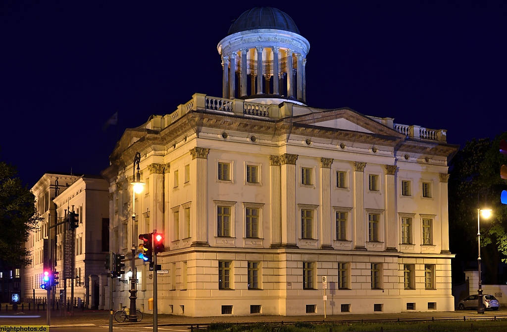 Berlin Charlottenburg Museum Berggruen erbaut 1851-1859 als Gardekaserne des Regiments 'Garde du Corps' von Architekt Friedrich August Stüler