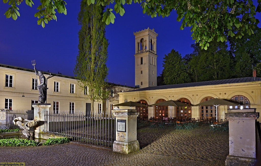 Berlin Wannsee Park Schloss Glienicke Remise mit Turm erbaut für Prinz Carl von Preussen 1825 von Architekt Karl Friedrich Schinkel