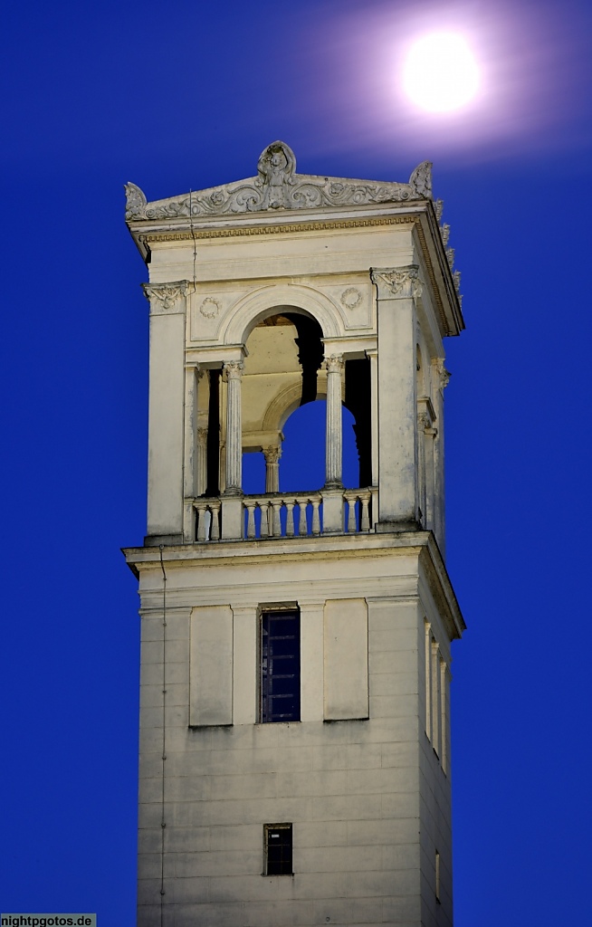 Berlin Wannsee Park Schloss Glienicke Turm der Remise erbaut für Prinz Carl von Preussen 1832 von Architekt Karl Friedrich Schinkel
