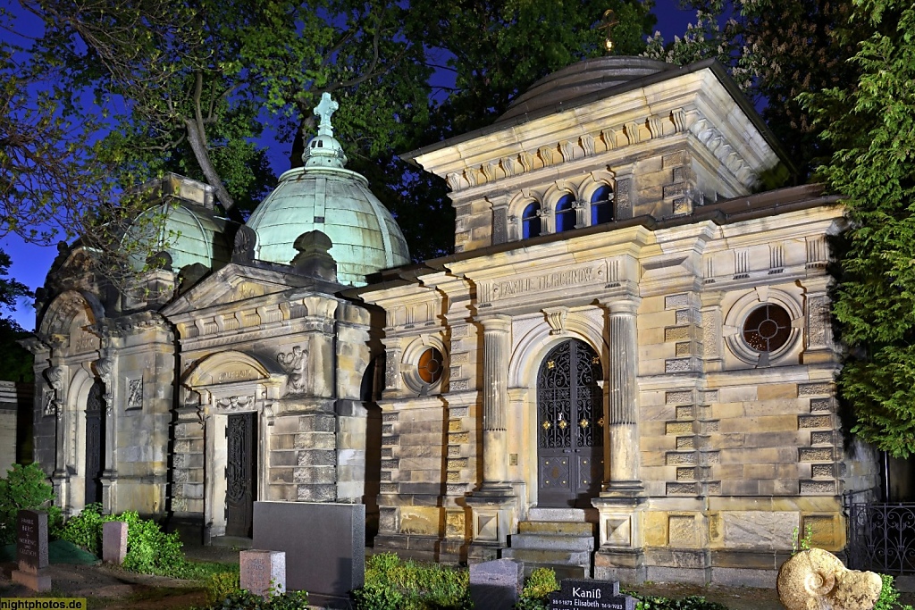 Berlin Schöneberg Kirchhof Alt-Schöneberg Friedhof mit Mausoleen als Familiengrabstätten von 1880-1900