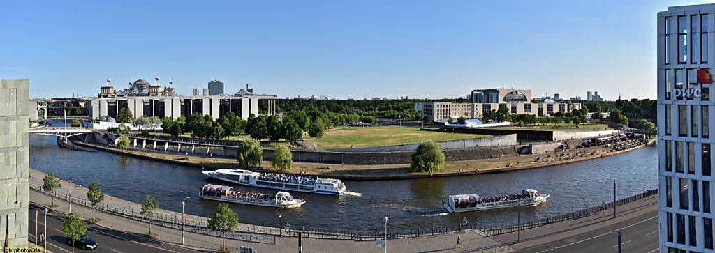 Berlin Mitte Futurium erbaut 2017 als Haus der Zukunft. Blick auf Paul-Loebe-Haus und Bundeskanzleramt