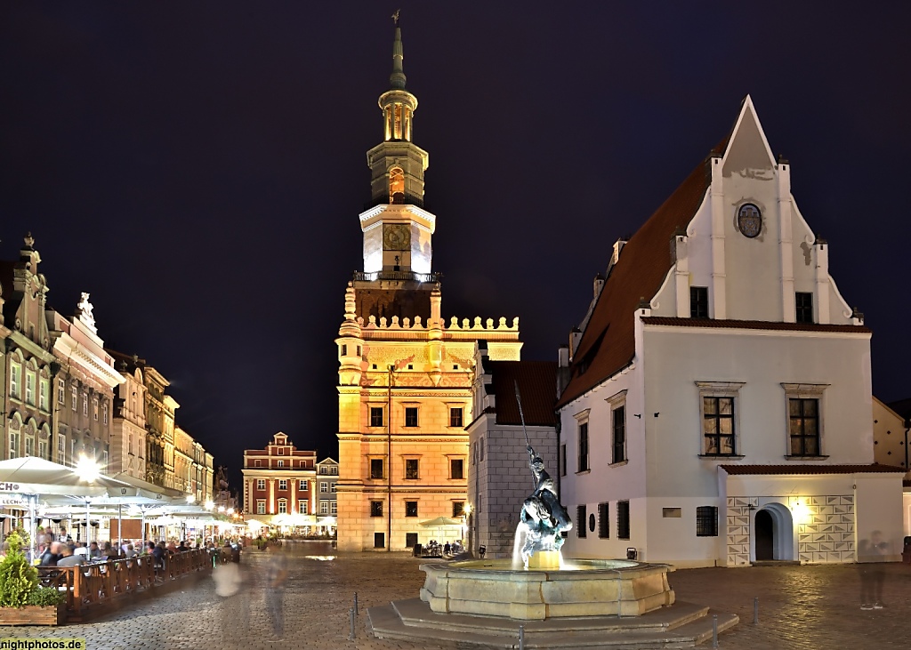 Poznan Alter Markt Stary Rynek Ostseite mit Rathaus Ratusz und Mars-Brunnen