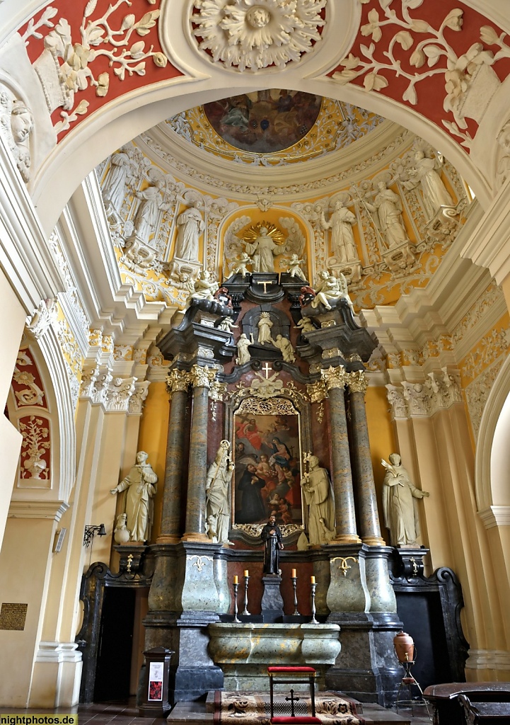 Poznan Altstadt. Franziszkanska. Franziskanerkirche des Heiligen Antonius von Padua erbaut 1728