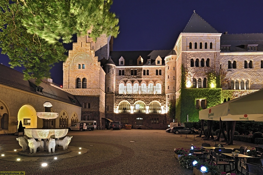 Poznan Kaiserliches Residenzschloss erbaut 1905-1910 von Architekt Franz Schwechten. Zamek Cesarski w Poznaniu. Lemberger Brunnen