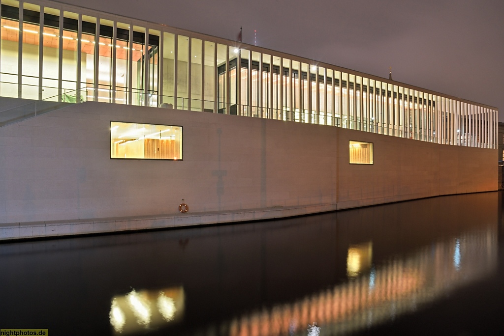 Berlin Mitte James-Simon-Galerie als Eingangsgebäude des Neuen Museums auf der Museumsinsel. Erbaut 2018 von David Chipperfield Architects