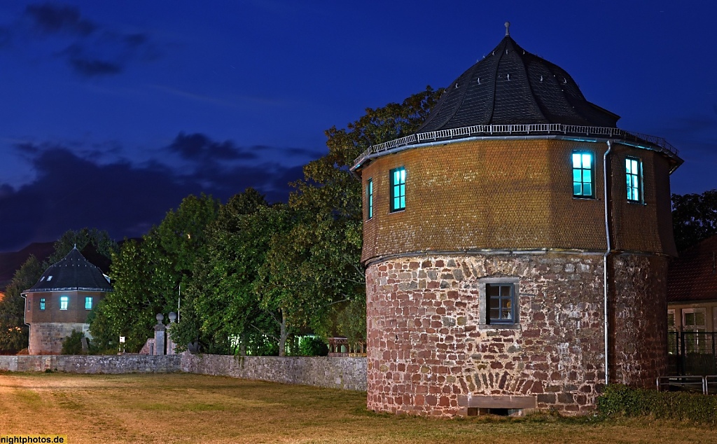 Neuhof Schlossbefestigung am Zollweg. Schloss erbaut 1239 nach Plan von Carl Philipp Arnd unter Fürstabt Heinrich IV. von Erthal. Türme erbaut 1519