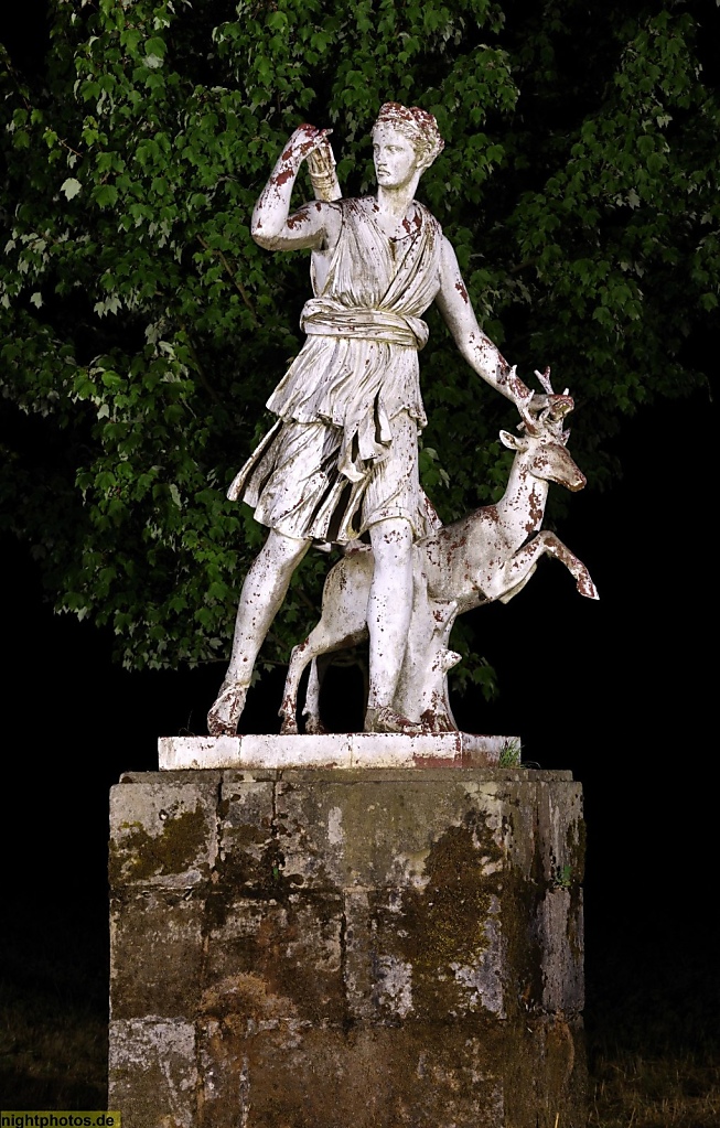 Fulda Eichenzell Schloss Fasanerie Adolphseck. Jagdallegorie Skulptur