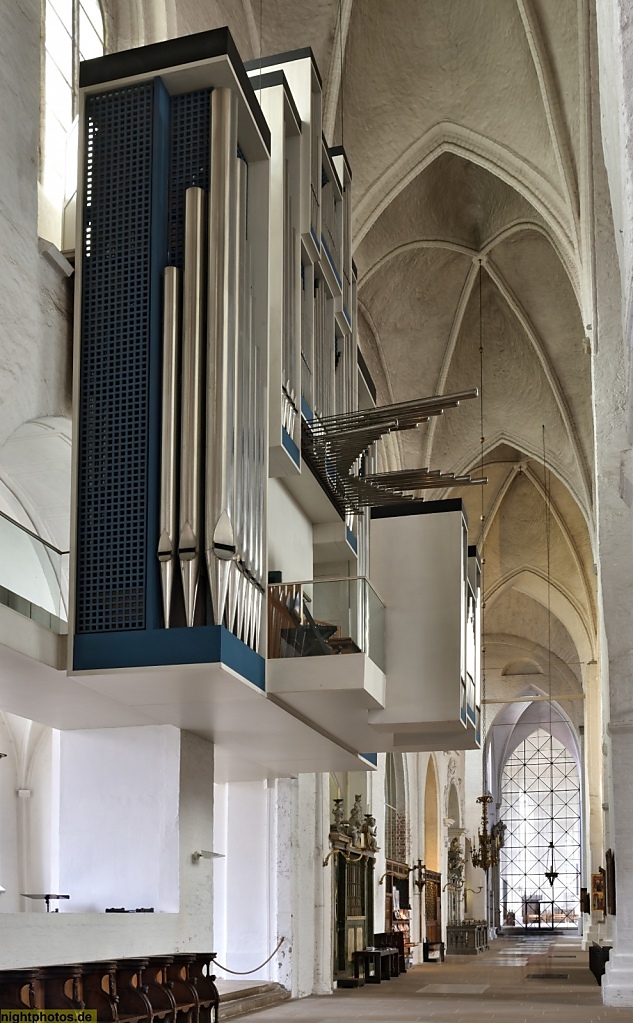 Lübeck Dom. Erbaut romanisch 1173-1230. Umbau gotisch 1266-1333. Triumphkreuz von Bernd Notke 1470-1477