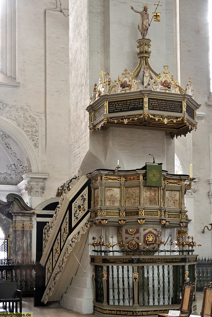 Lübeck Dom. Erbaut romanisch 1173-1230. Renaissance-Kanzel errichtet 1586 von Hans Fleming