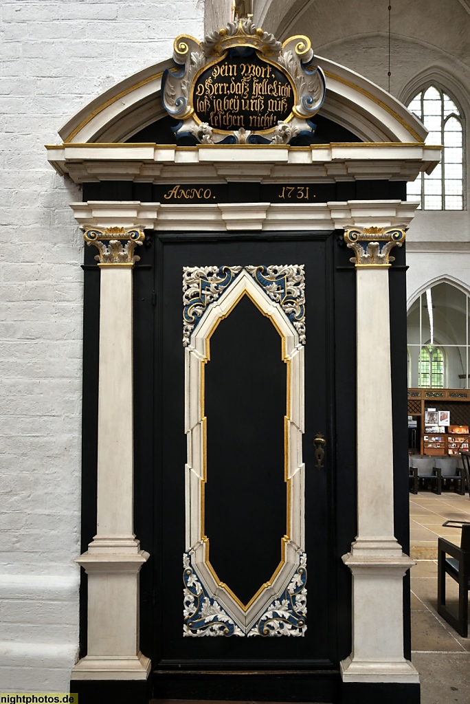 Lübeck Dom. Erbaut romanisch 1173-1230. Renaissance-Kanzel errichtet 1586 von Hans Fleming. Kanzeltür von 1731