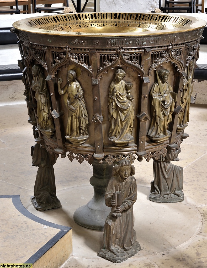 Lübeck Dom. Erbaut romanisch 1173-1230. Fünte von Lorenz Grove 1455