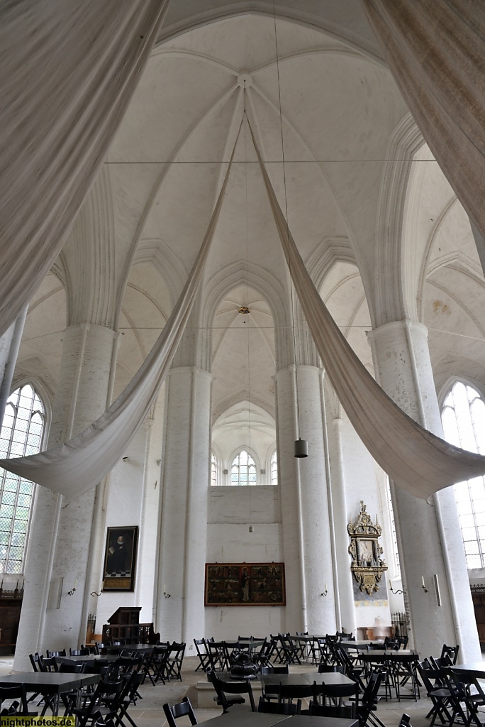 Lübeck Dom. Erbaut romanisch 1173-1230. Erneuerter Ostchor mit Sternrippengewölbe