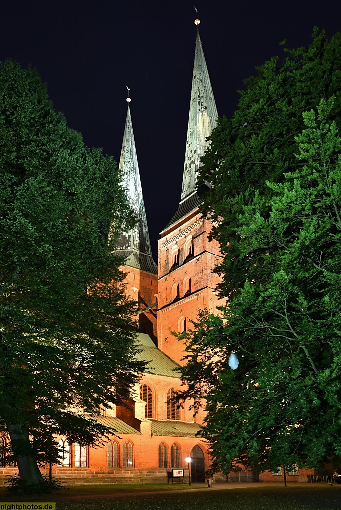 Lübeck Dom erbaut romanisch 1173-1230. Umbau gotisch 1266-1335. Nachkriegs-Wiederaufbau beendet 1982