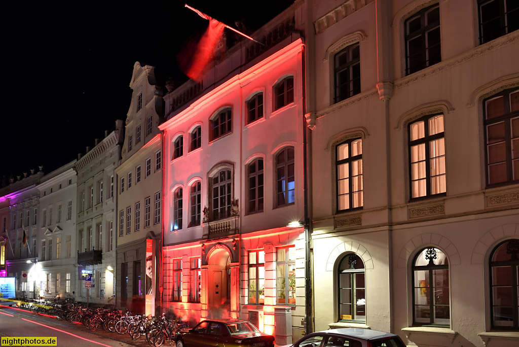 Lübeck Willy-Brandt-Haus seit 2007. Ehemals Haus der Junker- und Zirkelgesellschaft. Fassade von 1770