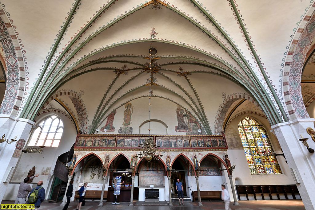 Lübeck Koberg Heiligen-Geist-Hospital erbaut 1286 als Sozialeinrichtung. Kirche. Lettner und Sterngewölbe