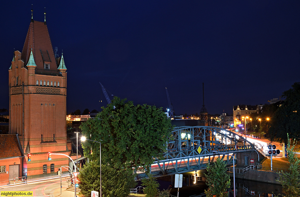 Lübeck Marstallbrücke neugotische Hubbrücke erbaut 1896-1900 von Wasserbauingenieur Peter Rehder über den Klughafen