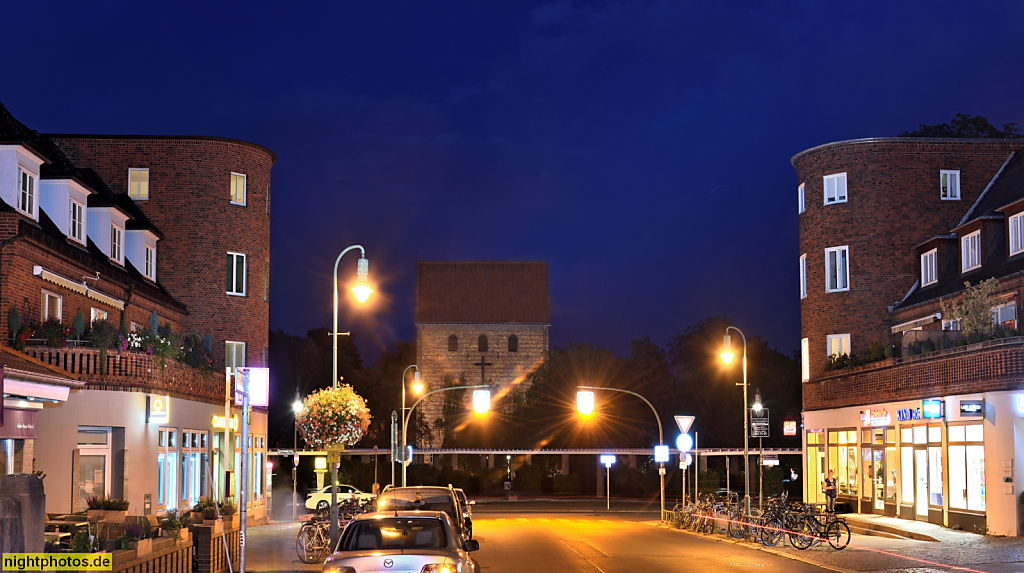 Berlin Frohnau Portalbauten am Zeltinger Platz. Wohn- und Geschäftshaushaus erbaut 1929-1931 von Walter und Johannes Krüger