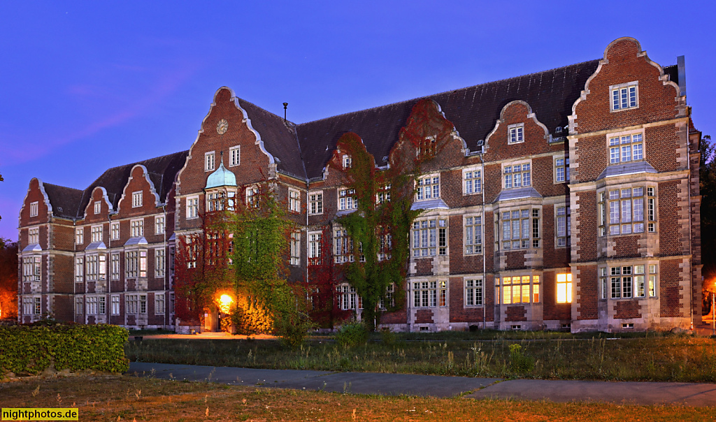 Berlin Buch Klinikcampus C W Hufeland Haus 215 erbaut 1899-1906 von Architekt Ludwig Hoffmann