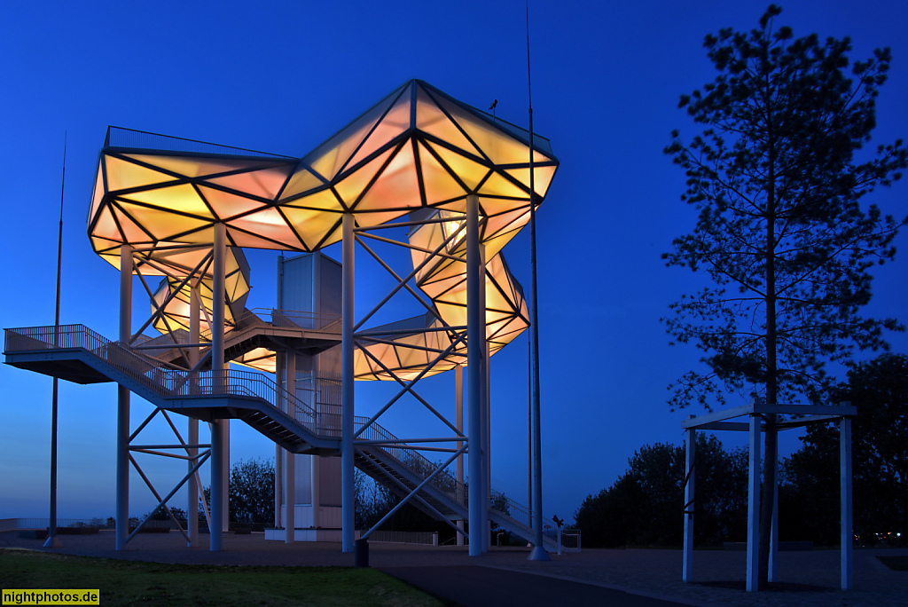 Berlin Marzahn Kienberg Wolkenhain Aussichtspunkt 120m über NN auf der Int Gartenausstellung 2017. Stahlkonstruktion