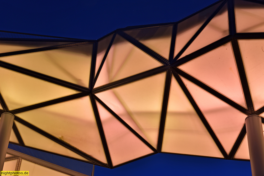 Berlin Marzahn Kienberg Wolkenhain Aussichtspunkt 120m über NN auf der Int Gartenausstellung 2017. Stahlkonstruktion