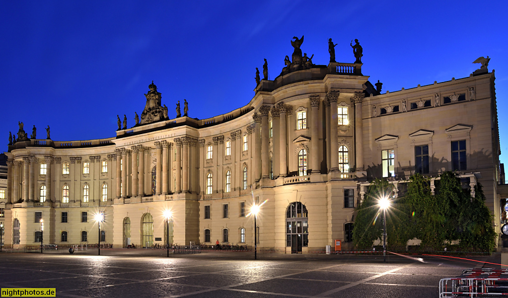 Berlin Mitte Humboldt-Universität Rechtswissenschaften erbaut 1775-1780 von Michael Philipp Boumann und Georg Christian Unger als Königliche Bibliothek für Friedrich II der Grosse