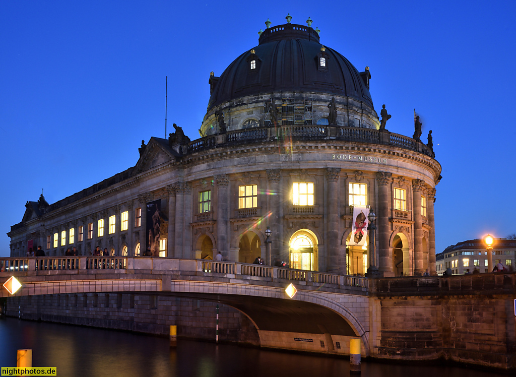 Berlin Mitte Bodemuseum auf der Museumsinsel erbaut 1897-1904 von Ernst von Ihne und Max Hasak nach Plan von Wilhelm von Bode