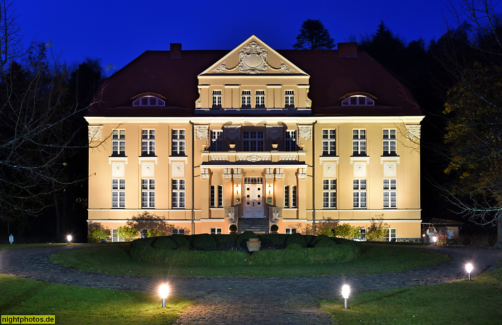 Rügen Sagard Schloss Neddesitz im Neobarock erbaut Anfang 20 Jahrhundert