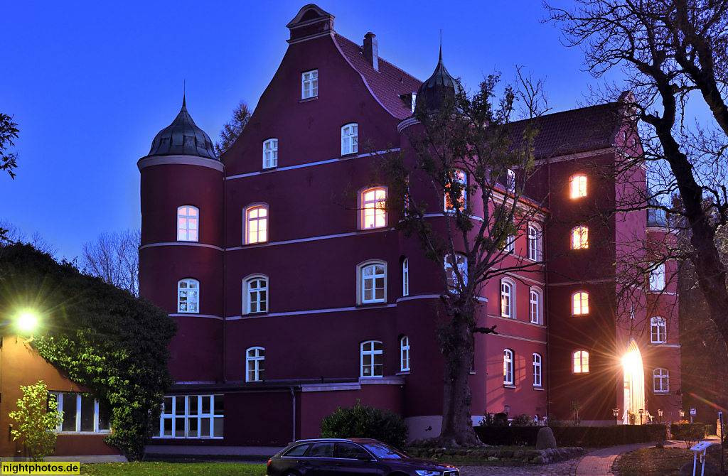 Rügen Glowe Schloss Spyker erbaut im 16. Jahrhundert. Umbau zum Renaissanceschloss 1650. Schlosshotel seit 1990