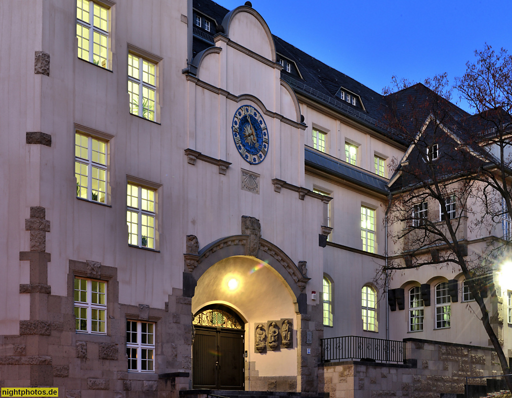 Berlin Lichtenberg Schule am Rathaus ehemals Cecilien-Lyzeum erbaut 1908-1910 von Architekt Wilhelm Grieme und Stadtbaurat Johannes Uhlig