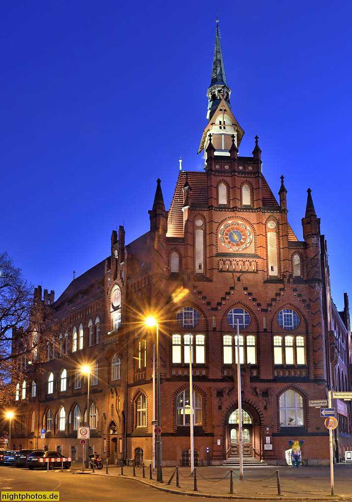 Berlin Lichtenberg Rathaus erbaut 1896-1898 im Neobarock. Bauausführung von Gemeindebaumeister Franz Emil Knipping