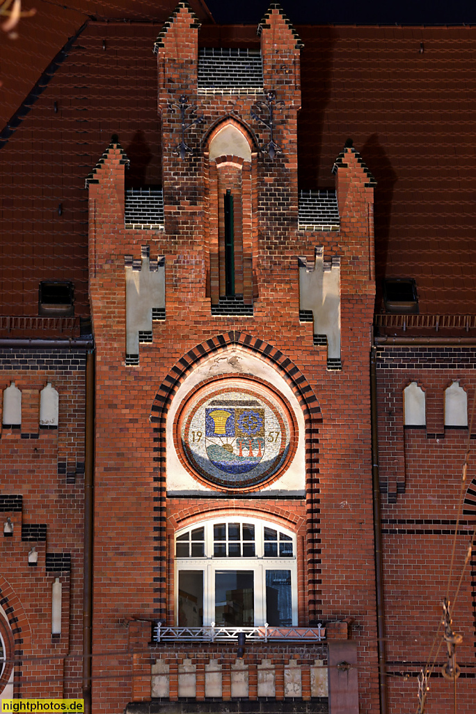 Berlin Lichtenberg Rathaus erbaut 1896-1898 im Neobarock. Bauausführung von Gemeindebaumeister Franz Emil Knipping