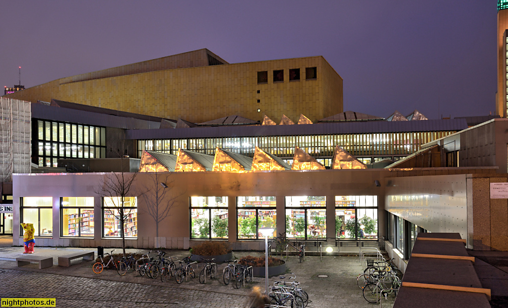Berlin Mitte Tiergarten Ibero-Amerikanisches Institut seit 1976. Dahinter Staatsbibliothek im Kulturforum erbaut 1967-1978 von Hans Scharoun