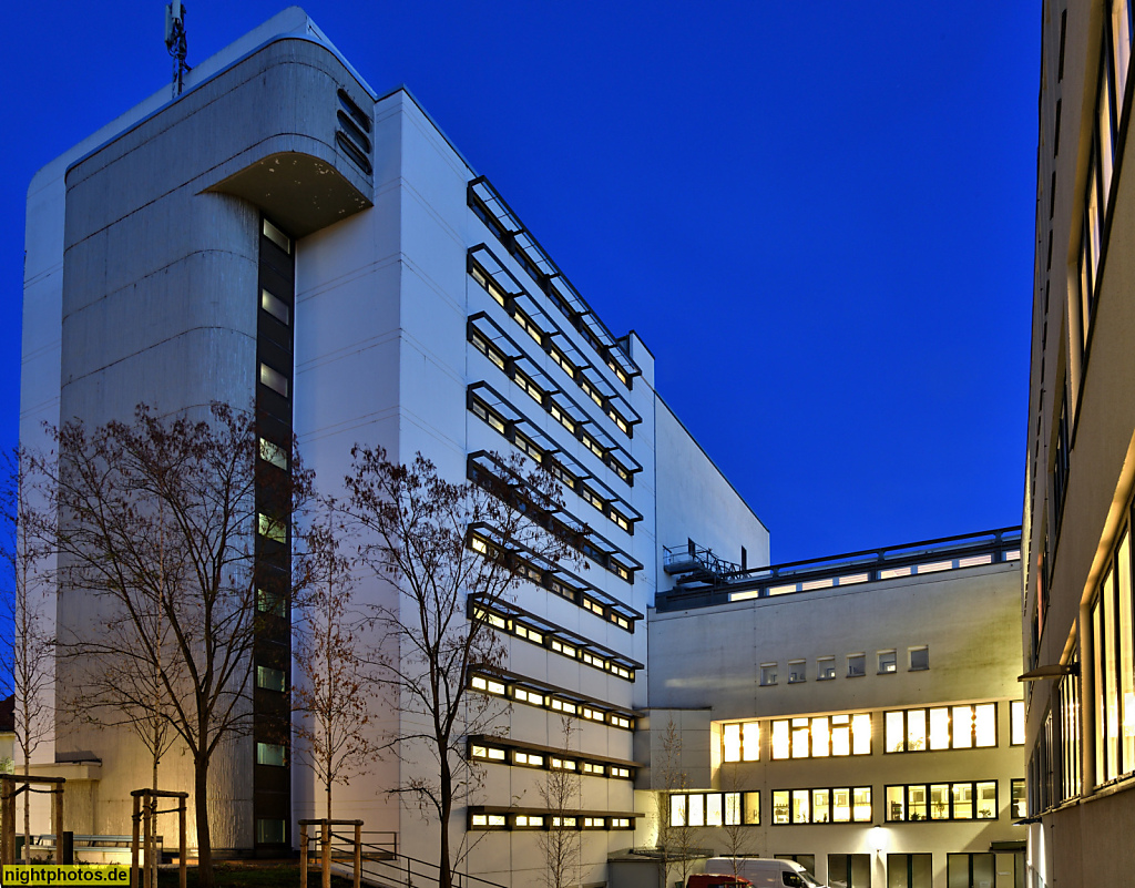 Berlin Dahlem Freie Universität. Magazinturm der Universitätsbibliothek mit EDV-Abteilung