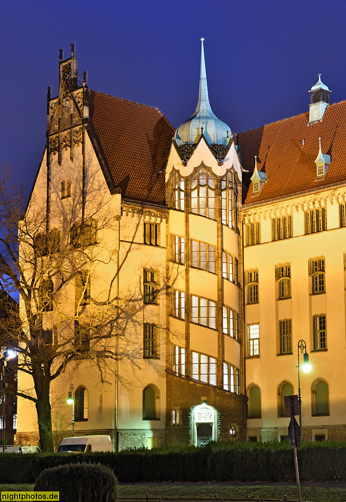 Berlin Mitte Gesundbrunnen Amtsgericht Wedding erbaut 1901-1906 von Rudolf Mönnich und Paul Thoemer im Stil der Neogotik