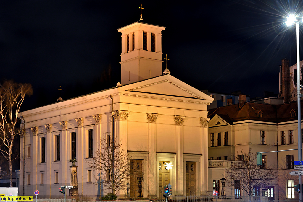 Berlin Mitte Gesundbrunnen St-Pauls-Kirche erbaut 1832-1835 von Karl Friedrich Schinkel. Glockenturm erbaut 1889-1890 von Max Spitta